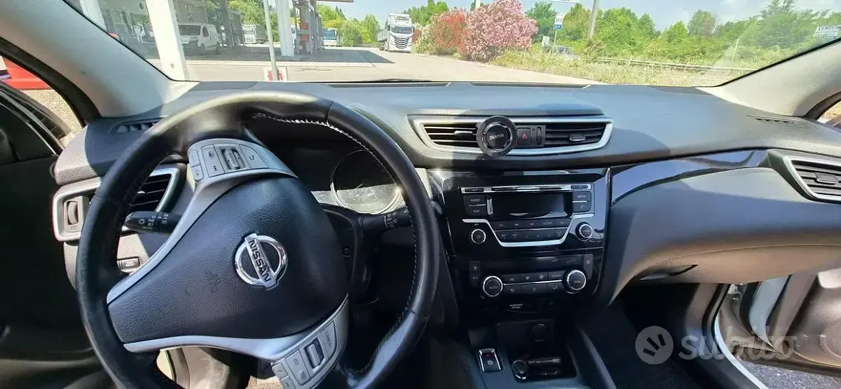Usata Nissan Qashqai 110 CV (80 kW) 2015 Bianco SUV