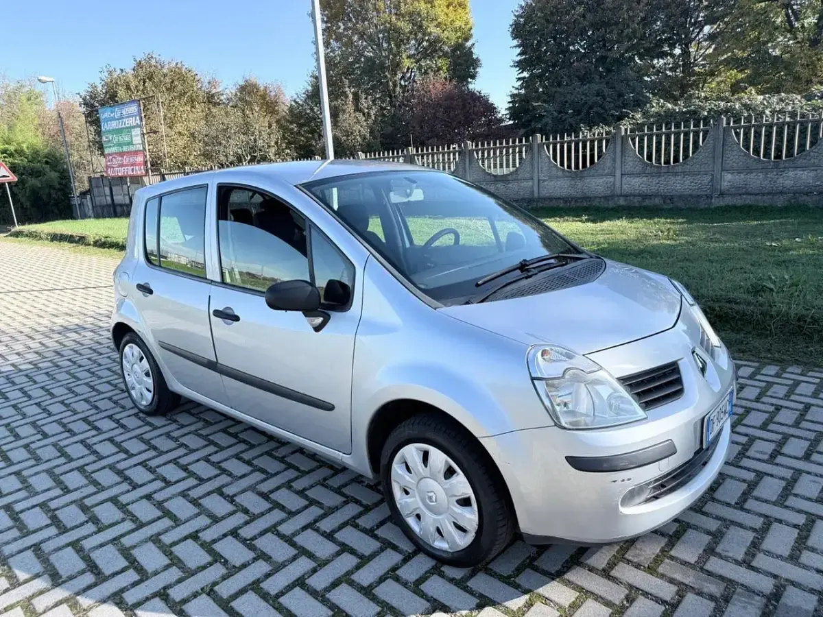Usata Renault Modus Luxe 75 CV (55 kW) 2007 Grigio Monovolume