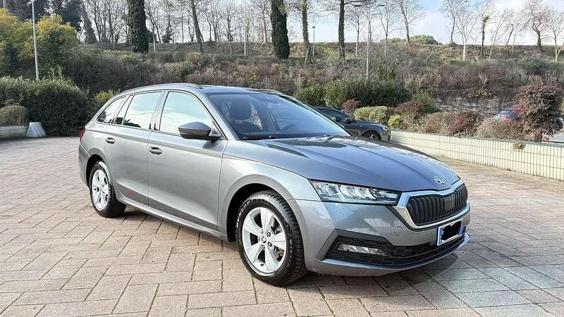 Usata 2022 Skoda Octavia Executive Station wagon | 15.900 € (Super prezzo) - Immagine 1/4