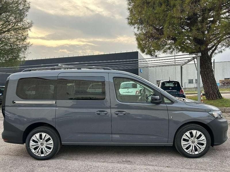 Nuova VW Caddy Maxi 102 CV (75 kW) 2025 Grigio scuro Monovolume