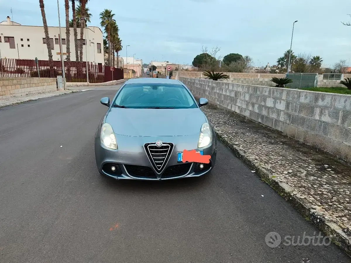 Usata Alfa Romeo Giulietta 105 CV (77 kW) 2012 Grigio Utilitaria