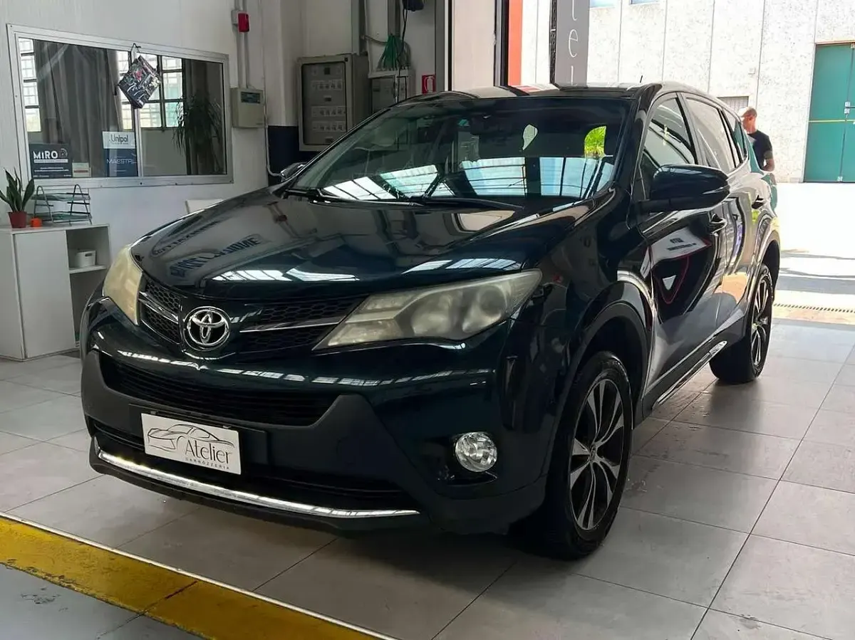 Usata Toyota RAV4 Active 124 CV (91 kW) 2015 Blu/azzurro SUV