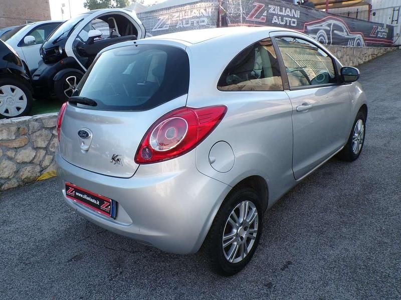 Usata Ford Ka 69 CV (50 kW) 2010 Argento Berlina