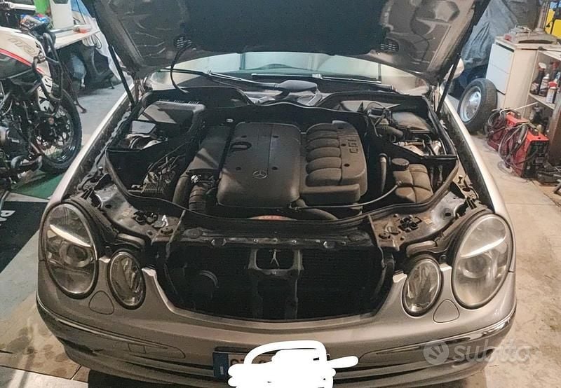 Grigio Usata 2006 Mercedes E280 Avantgarde Tre volumi | 4500 € - Immagine 1/4
