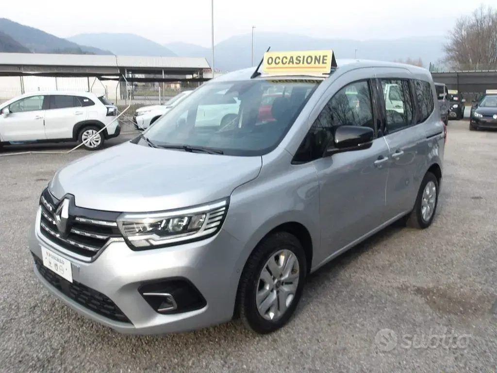 Usata Renault Kangoo 102 CV (75 kW) 2022 Grigio Monovolume