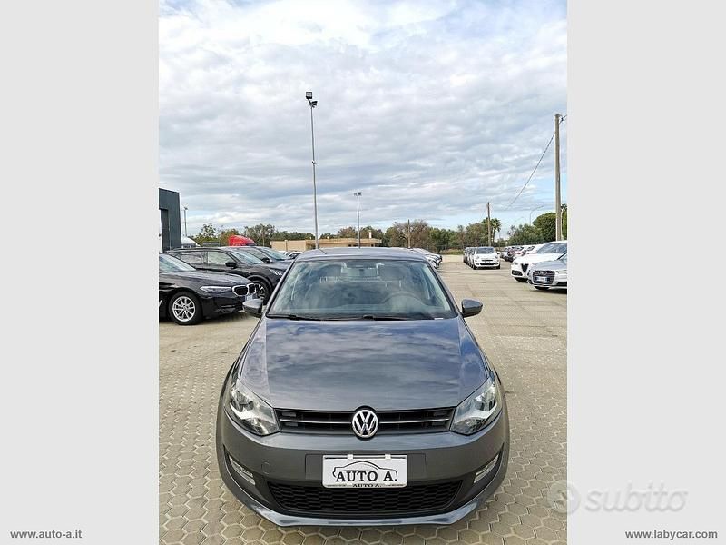 Usata VW Polo Comfortline 90 CV (66 kW) 2010 Grigio Berlina