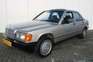 Usata Mercedes 190 72 CV (52 kW) 1986 Grigio Berlina