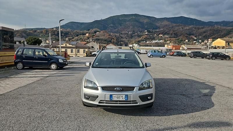 Usata Ford Focus Limited 115 CV (84 kW) 2005 Argento Station wagon