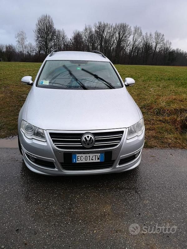 Grigio Usata 2010 VW Passat Station wagon | 5500 € (Molto cara) - Immagine 1/4