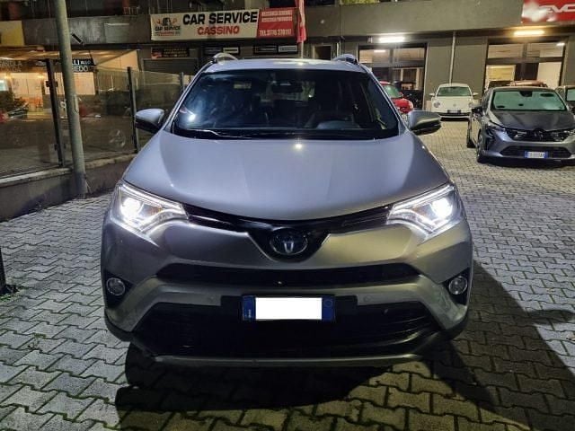 Usata Toyota RAV4 Hybrid Style 2017 Argento SUV