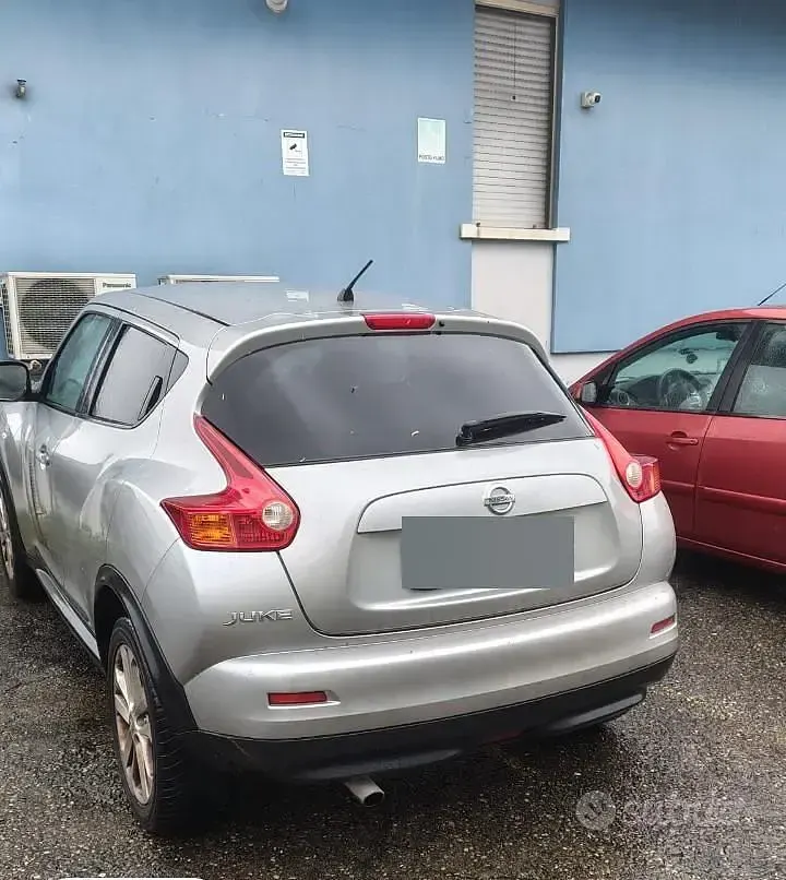 Usata Nissan Juke 117 CV (86 kW) 2011 Grigio SUV