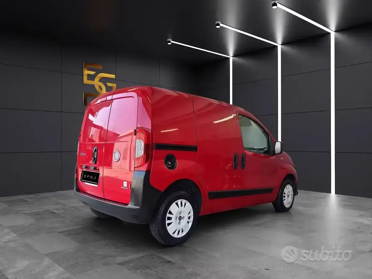 Usata Fiat Fiorino 75 CV (55 kW) 2011 Rosso Monovolume