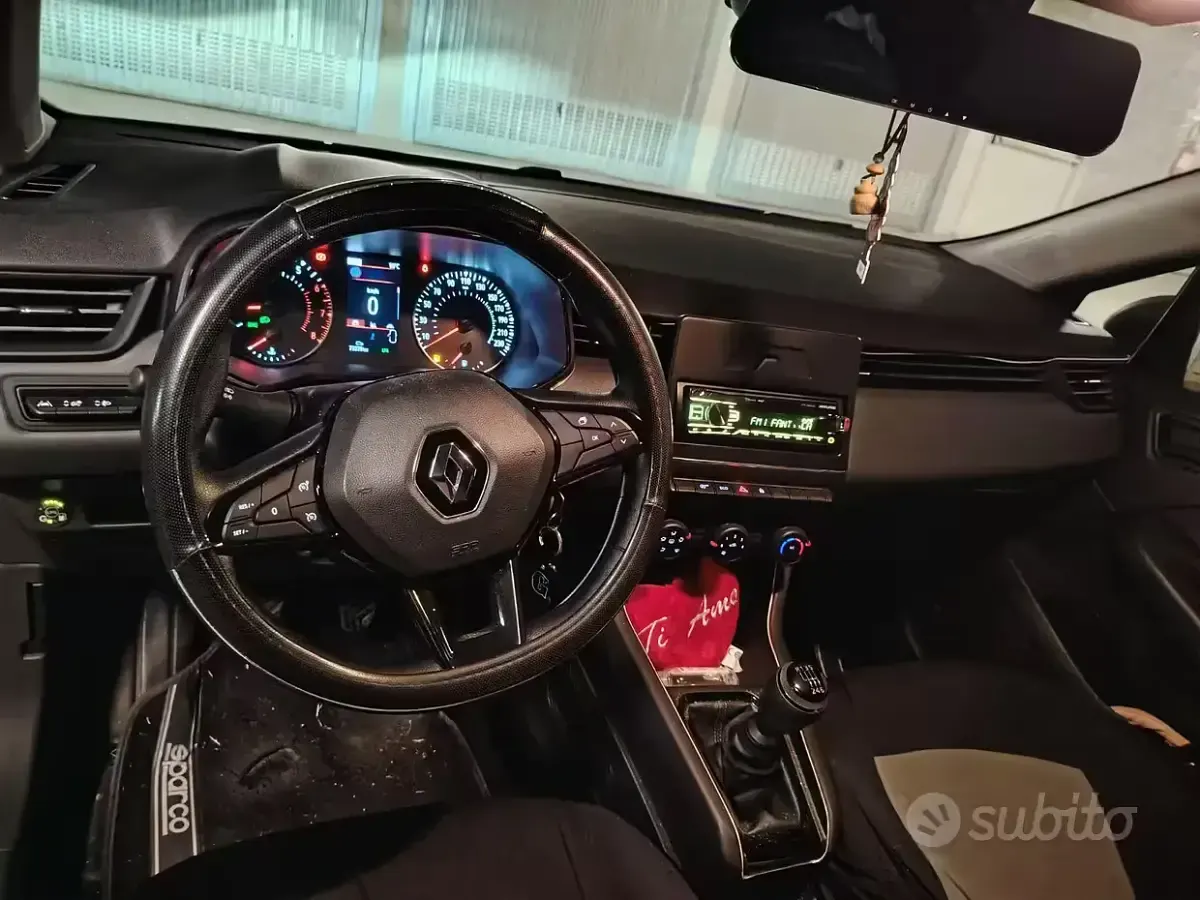 Usata Renault Clio V 101 CV (74 kW) 2021 Grigio Berlina