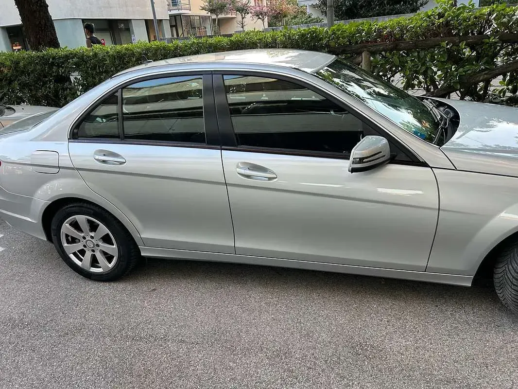 Usata Mercedes C220 170 CV (125 kW) 2012 Argento Berlina
