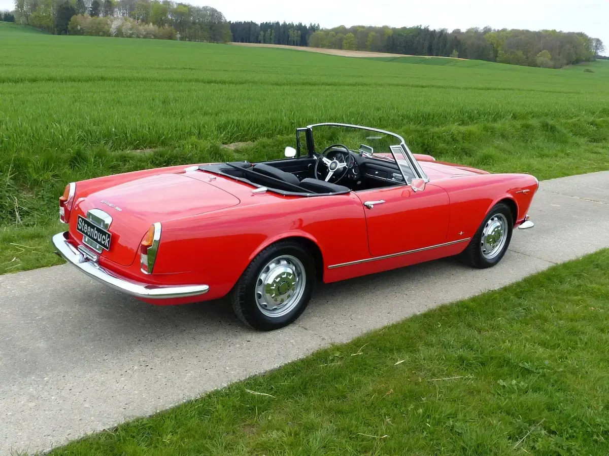 Usata Alfa Romeo 2600 145 CV (106 kW) 1963 Rosso Cabrio