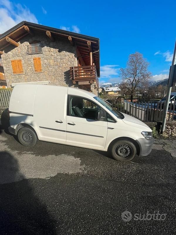 Usata VW Caddy 110 CV (80 kW) 2016 Monovolume