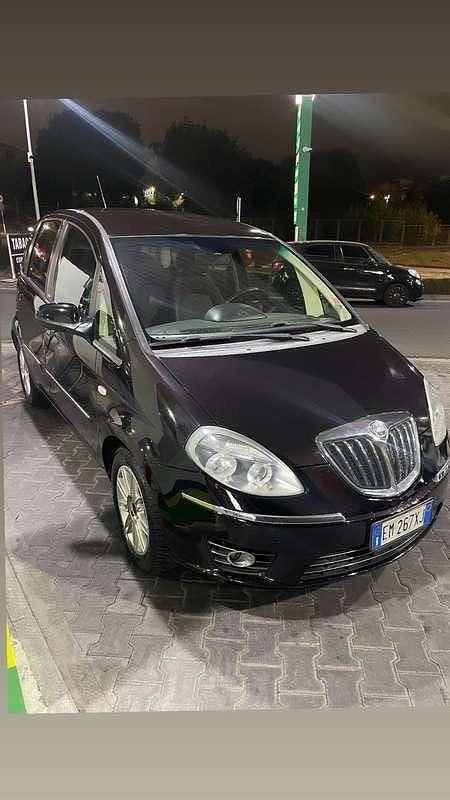 Usata Lancia Musa S 92 CV (67 kW) 2012 Monovolume