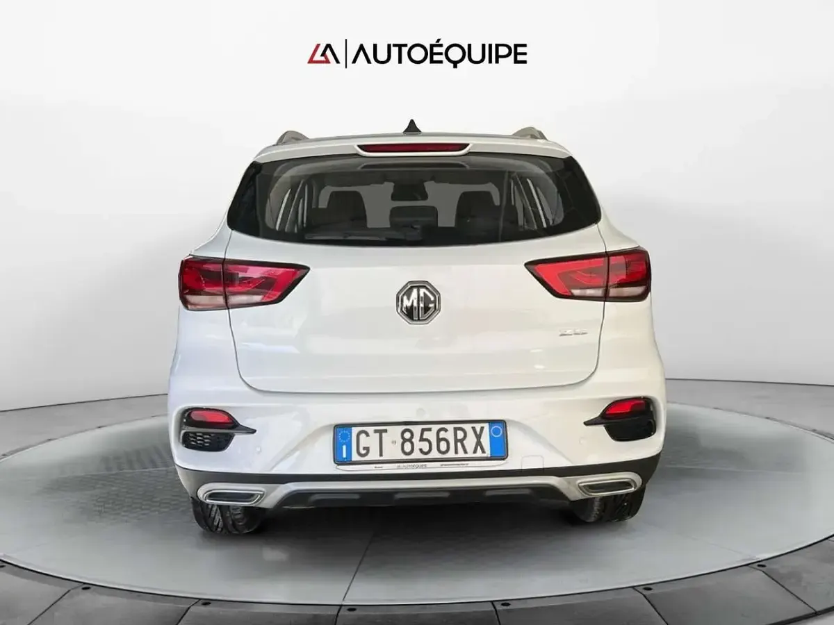 Usata MG ZS Luxury 106 CV (77 kW) 2024 Bianco SUV