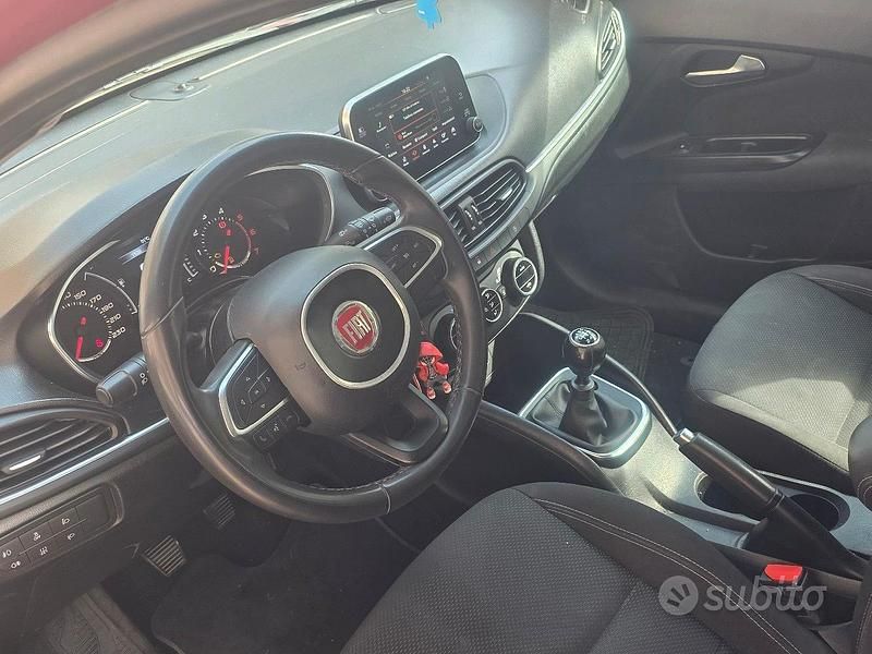 Usata Fiat Tipo Lounge 120 CV (88 kW) 2019 Rosso Berlina