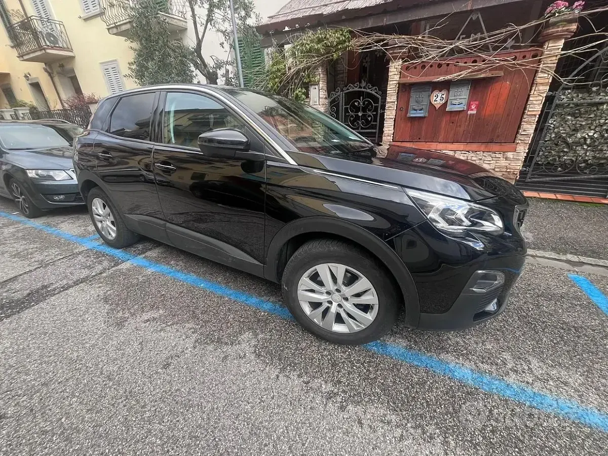Usata Peugeot 3008 131 CV (96 kW) 2019 Nero SUV