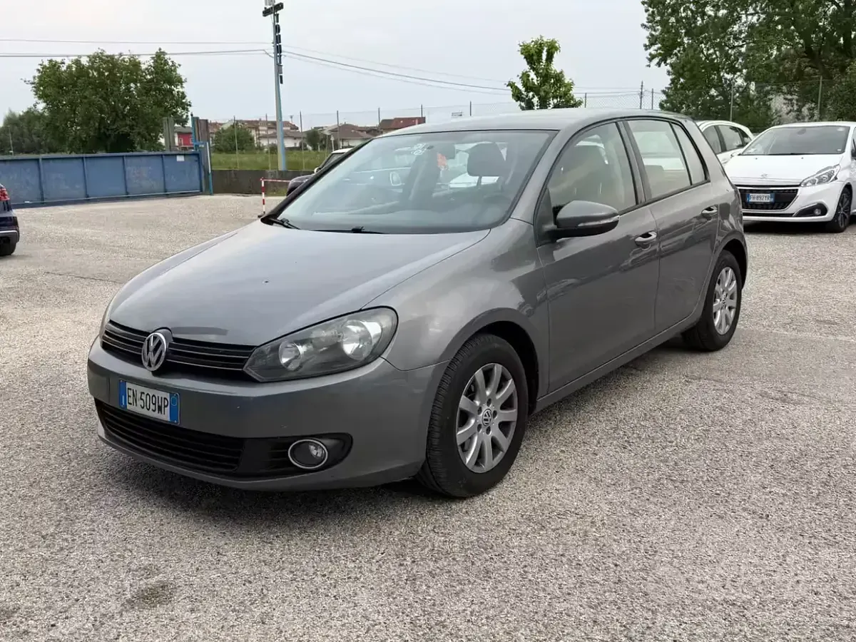 Usata VW Golf VII Comfortline 105 CV (77 kW) 2012 Grigio Berlina