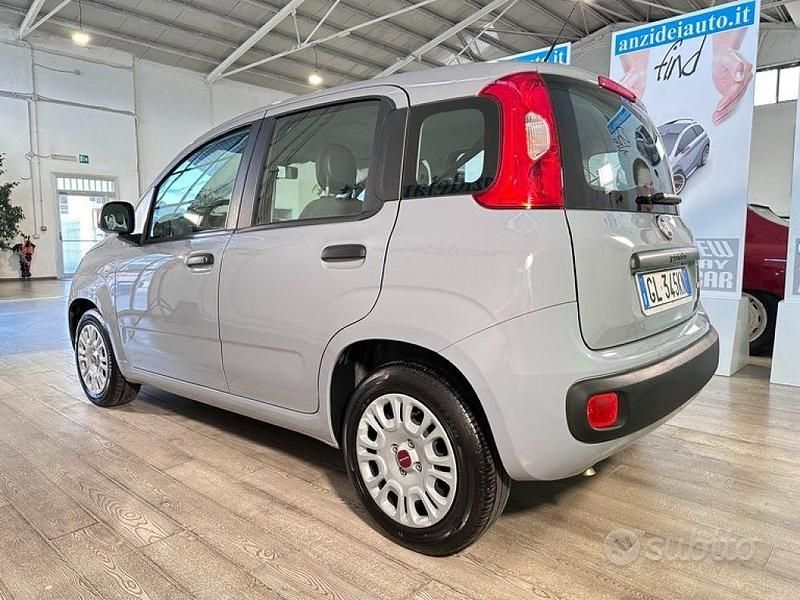 Usata Fiat Panda 70 CV (51 kW) 2022 Grigio pastello Utilitaria