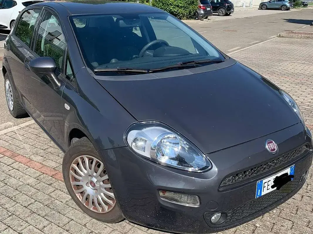 Usata Fiat Punto Street 77 CV (56 kW) 2016 Grigio Utilitaria