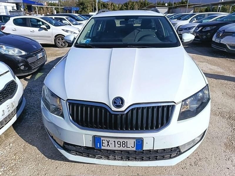 Usata Skoda Octavia G-TEC Executive 110 CV (80 kW) 2014 Bianco Station wagon