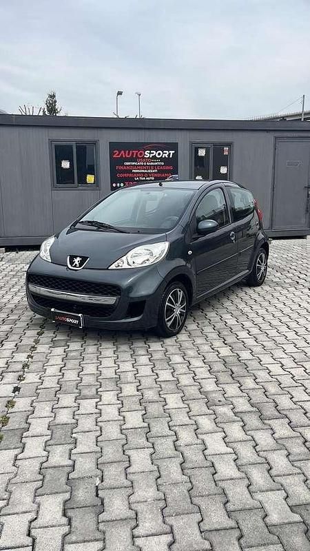 Usata Peugeot 107 68 CV (50 kW) 2013 Other Utilitaria