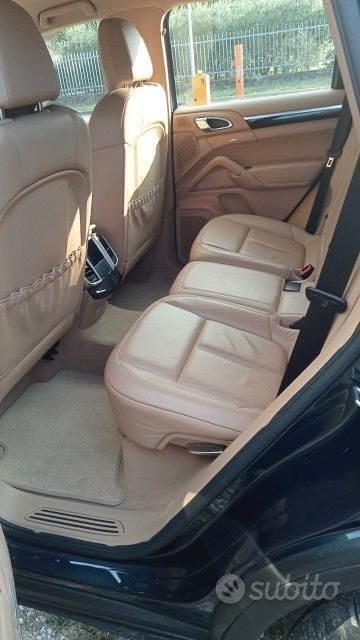 Usata Porsche Cayenne 240 CV (176 kW) 2010 SUV