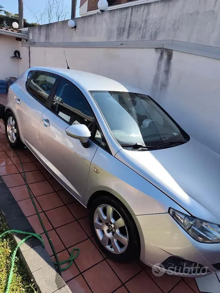 Usata Seat Ibiza 92 CV (67 kW) 2010 Grigio Berlina