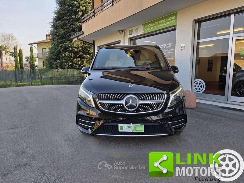 Usata Mercedes V300 AMG line 237 CV (174 kW) 2023 Nero Monovolume