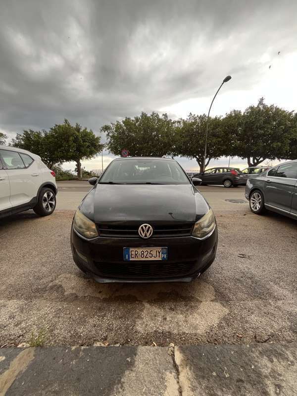 Usata 2013 VW Polo Sound Tre volumi | 4500 € (Buon prezzo) - Immagine 1/4