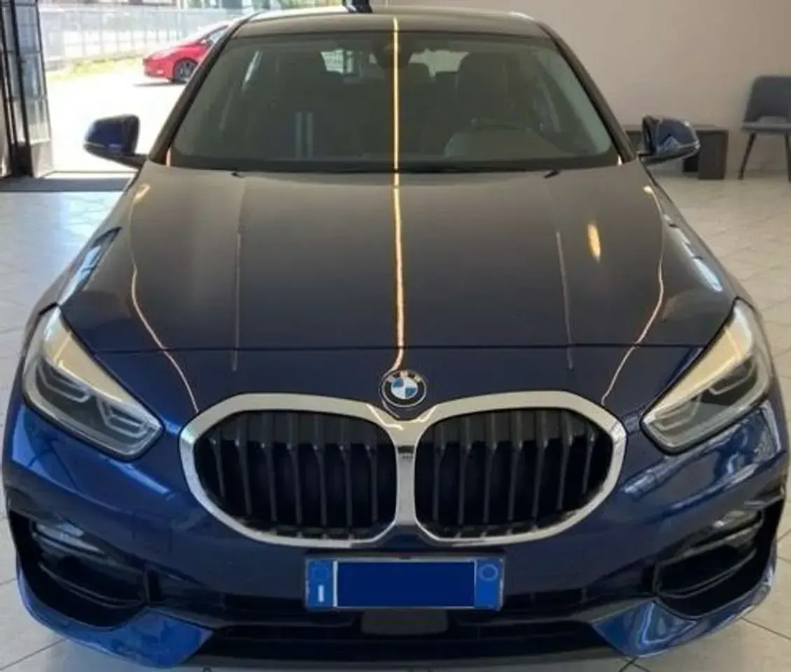 Usata BMW 118 Luxury Line 140 CV (102 kW) 2020 Blu/azzurro Utilitaria