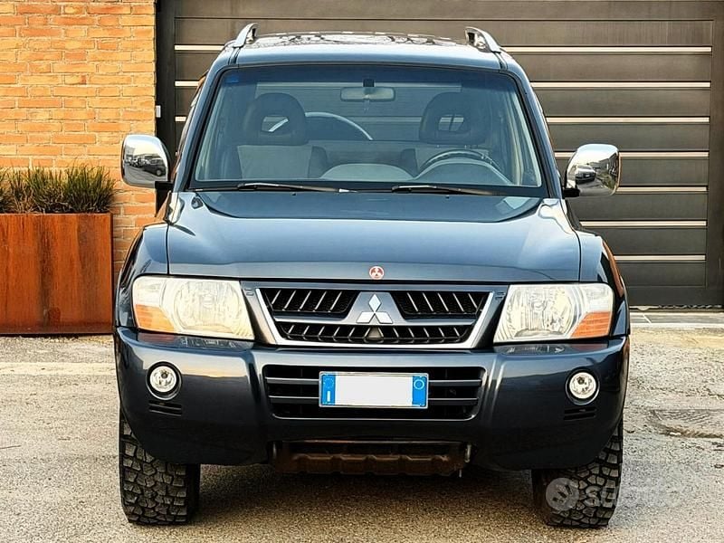 Usata Mitsubishi Pajero 2005 Blu SUV