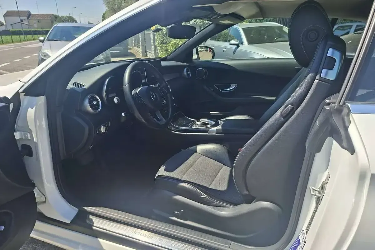Usata Mercedes C220 170 CV (125 kW) 2017 Bianco Cabrio