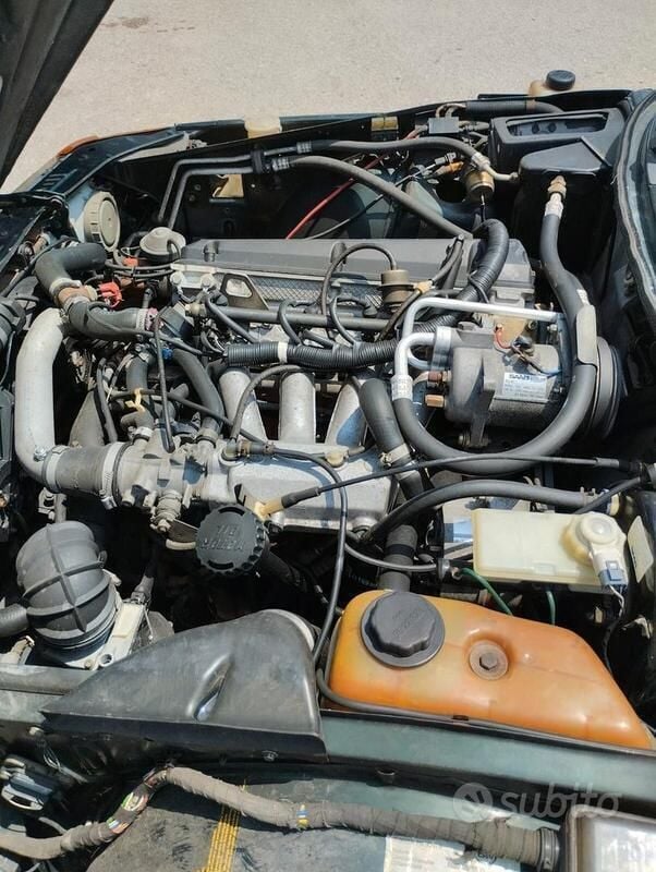 Usata Saab 900 160 CV (117 kW) 1991 Verde Utilitaria