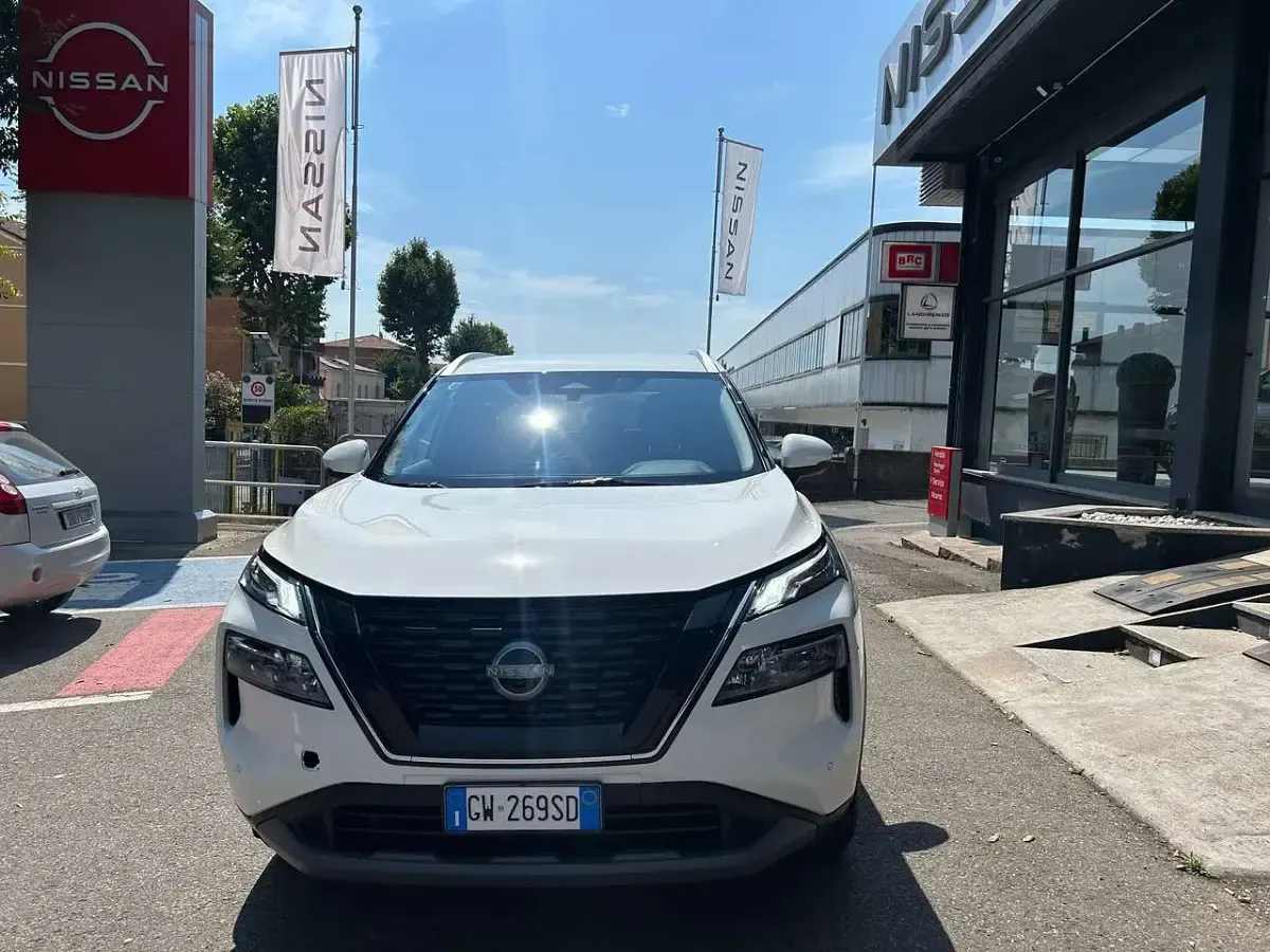Usata Nissan X-Trail N-Connecta 158 CV (116 kW) 2024 White pearl SUV