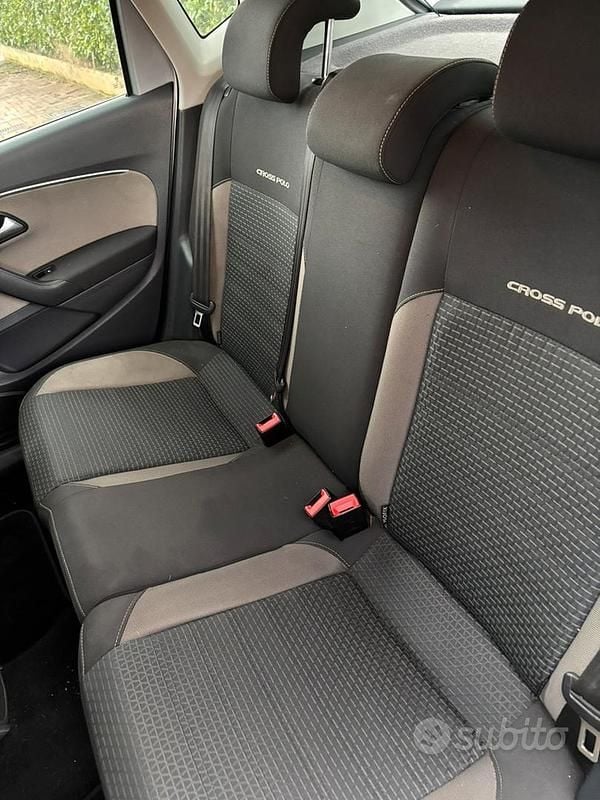 Usata VW Polo Cross 90 CV (66 kW) 2015 Grigio Utilitaria