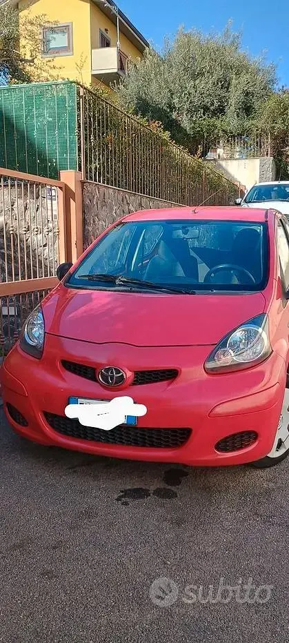 Usata Toyota Aygo 69 CV (50 kW) 2009 Rosso Utilitaria
