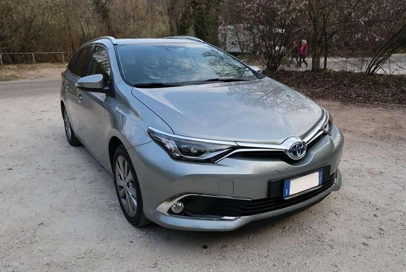 Usata Toyota Auris Touring Sports Lounge 99 CV (72 kW) 2016 Station wagon