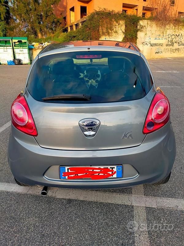 Usata Ford Ka 69 CV (50 kW) 2014 Grigio Berlina