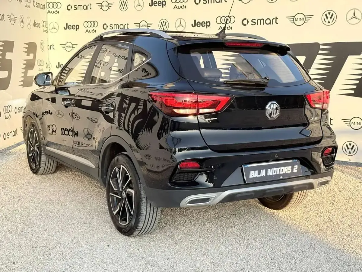 Usata MG ZS Luxury 111 CV (81 kW) 2023 Nero SUV