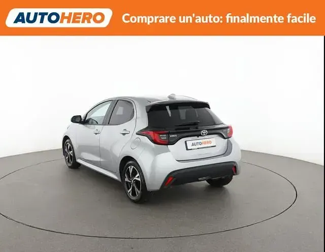 Usata Toyota Yaris Trend 92 CV (67 kW) 2024 Argento Utilitaria