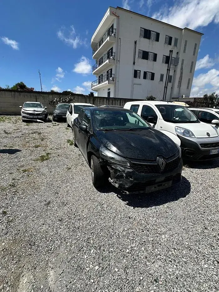Usata Renault Clio V 101 CV (74 kW) 2025 Berlina