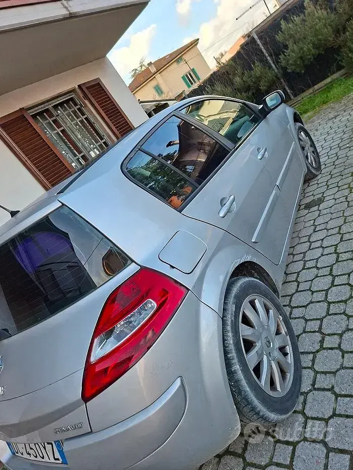 Usata Renault Mégane II 106 CV (77 kW) 2006 Grigio Berlina