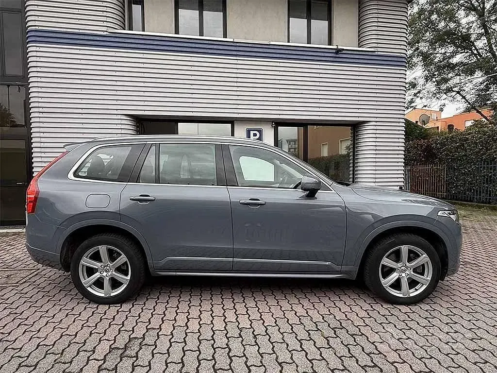 Usata Volvo XC90 Core 235 CV (172 kW) 2023 Grigio SUV