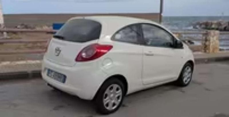 Usata Ford Ka 69 CV (50 kW) 2018 Bianco Berlina