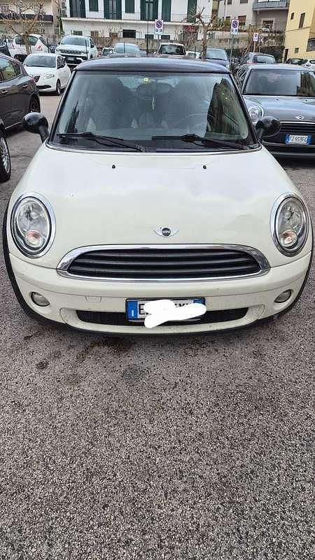 Usata Mini Cooper 75 CV (55 kW) 2010 Bianco Utilitaria