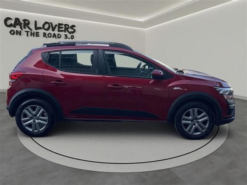 Usata Dacia Sandero Comfort 101 CV (74 kW) 2022 Rosso Utilitaria